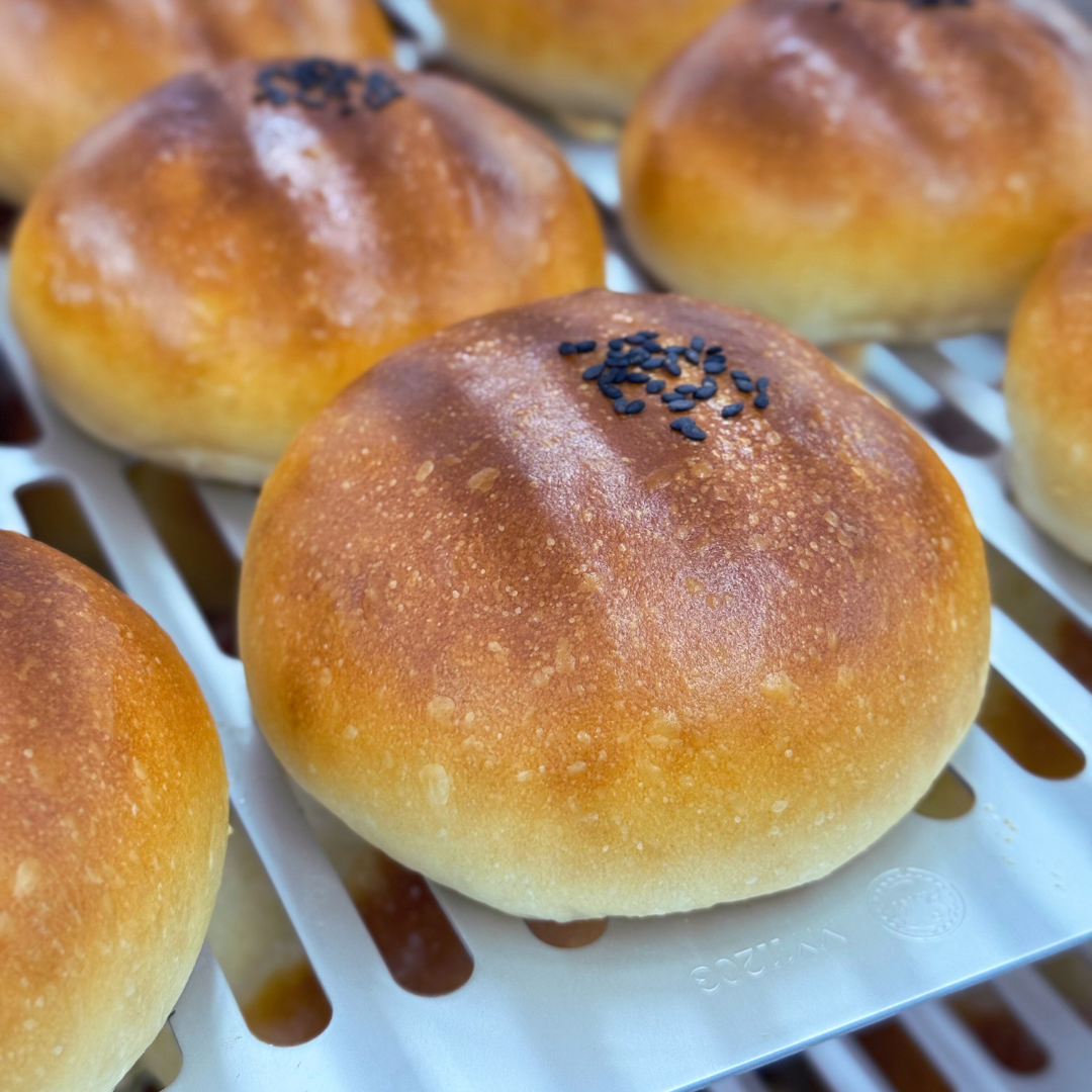 Red Bean Bun | 红豆面包