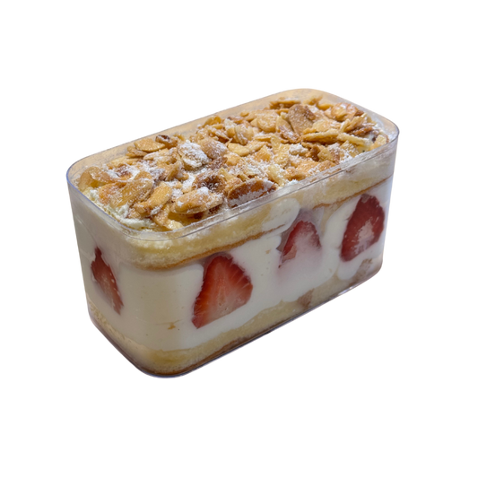 Strawberry Vanilla Trifle | 草莓香草松糕杯